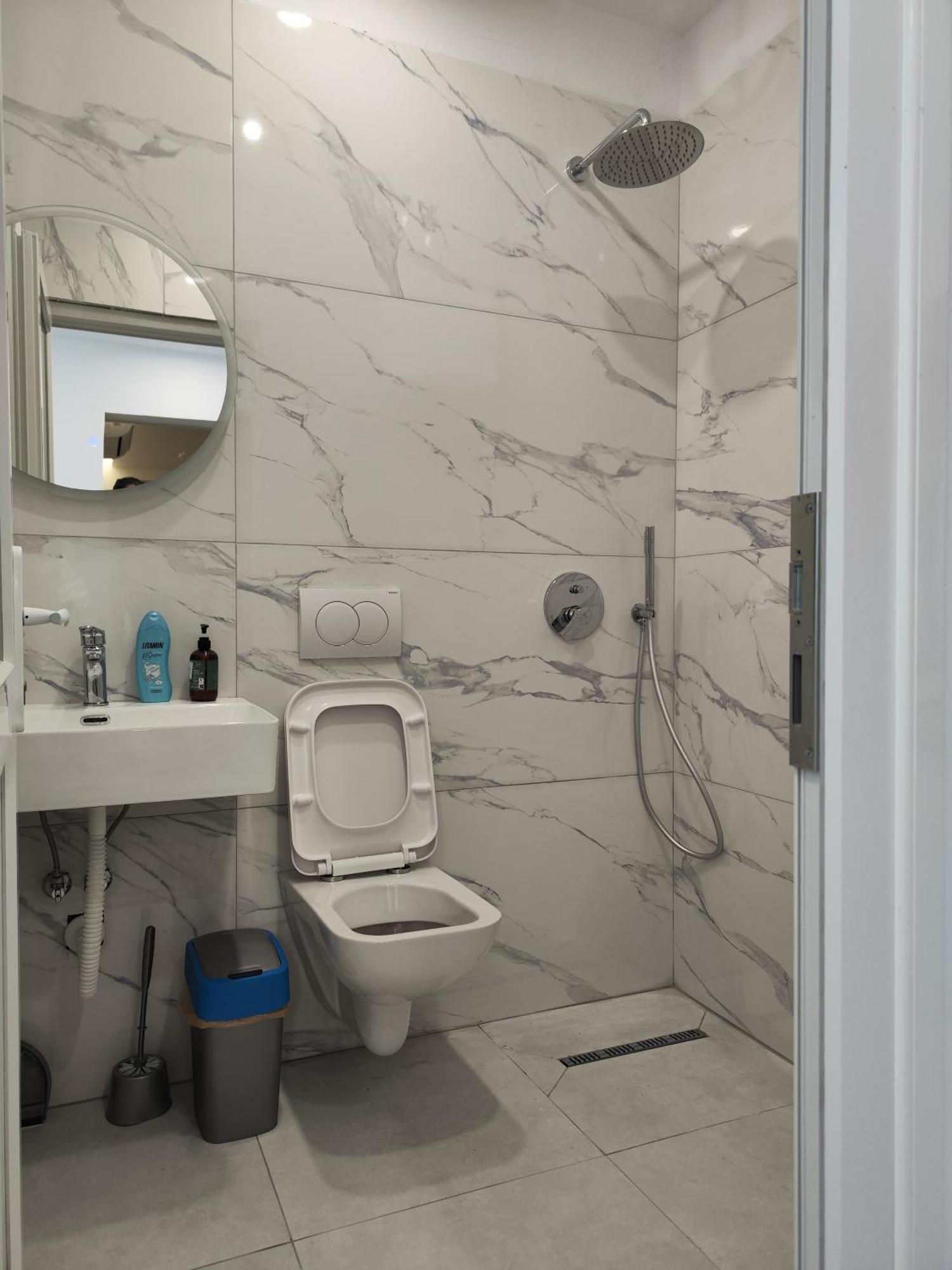 Mia Lake Apartament 地拉那 外观 照片